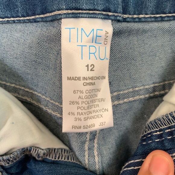 Shorts - Picture 2 of 3